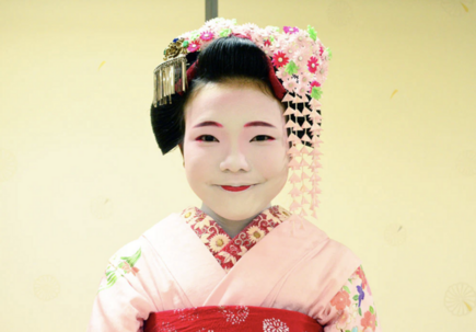 Maiko face with cute smile